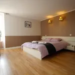 Relais De La Tour 3*