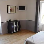 Relais De La Tour Bed & Breakfast 3*