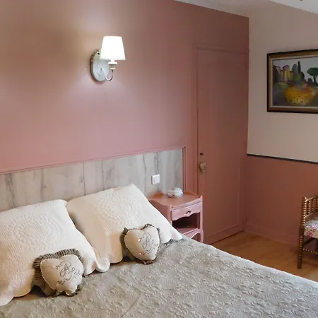 Relais De La Tour Bed & Breakfast