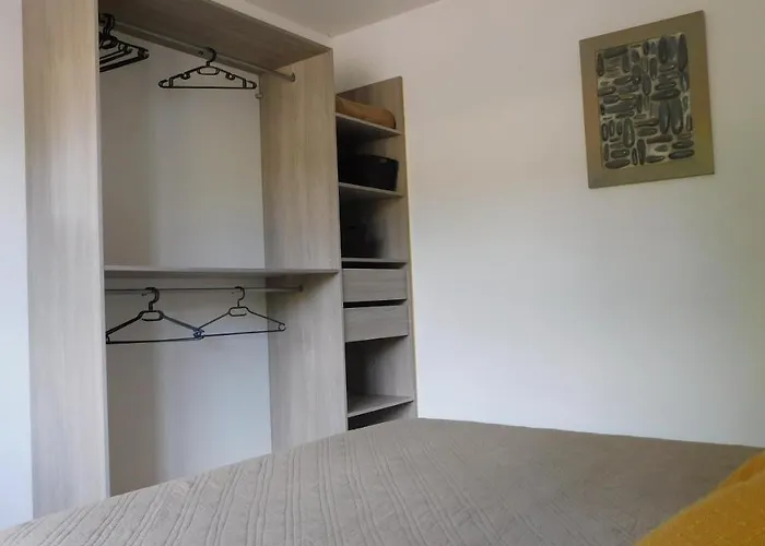 Relais De La Tour Bed and Breakfast 3*