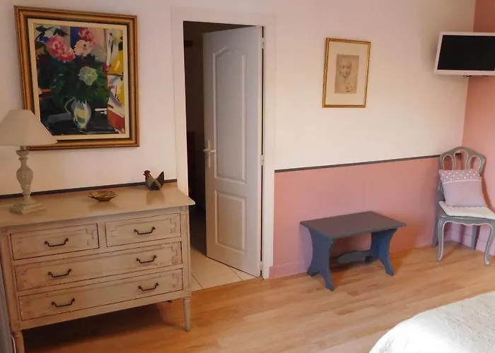 Relais De La Tour Bed and Breakfast 3*