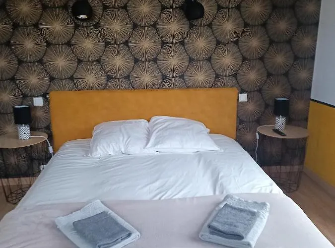 Relais De La Tour Bed and Breakfast 3*