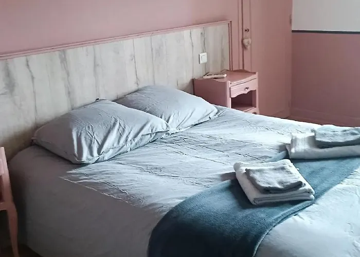 Relais De La Tour Bed and Breakfast