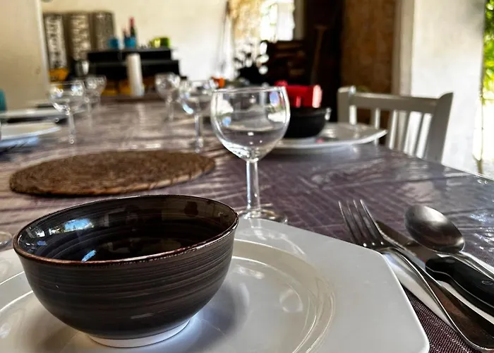 Relais De La Tour Bed and Breakfast