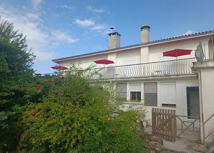 Relais De La Tour Bed and Breakfast 3*