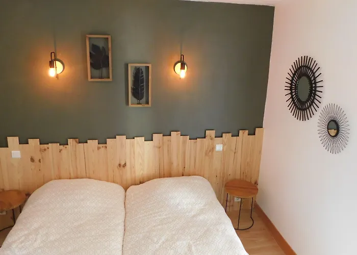 Relais De La Tour Bed and Breakfast