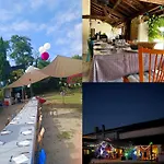 Nocleg ze śniadaniem Relais De La Tour 3*