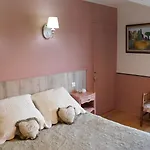 Relais De La Tour Nocleg ze śniadaniem