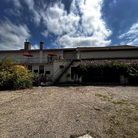 Relais De La Tour Alojamento de Acomodação e Pequeno-almoço 3*