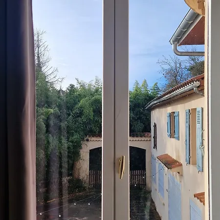 Alojamento de Acomodação e Pequeno-almoço Relais De La Tour 3*