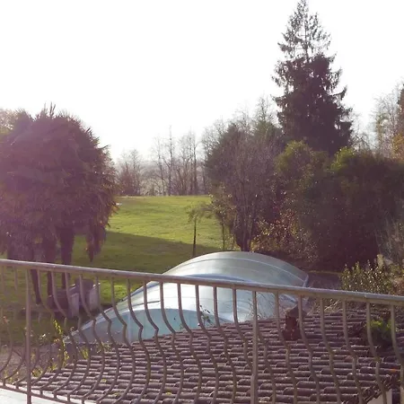 Relais De La Tour Bed & Breakfast 3*