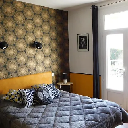 Relais De La Tour Bed & Breakfast